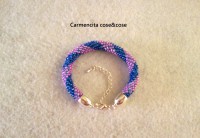 Pulsera tejida con rocallas